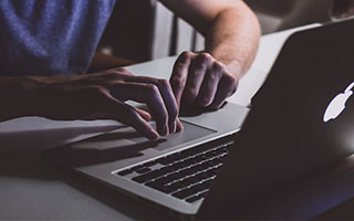 国足队员团结协作，夺得国际赛桂冠，国足lj